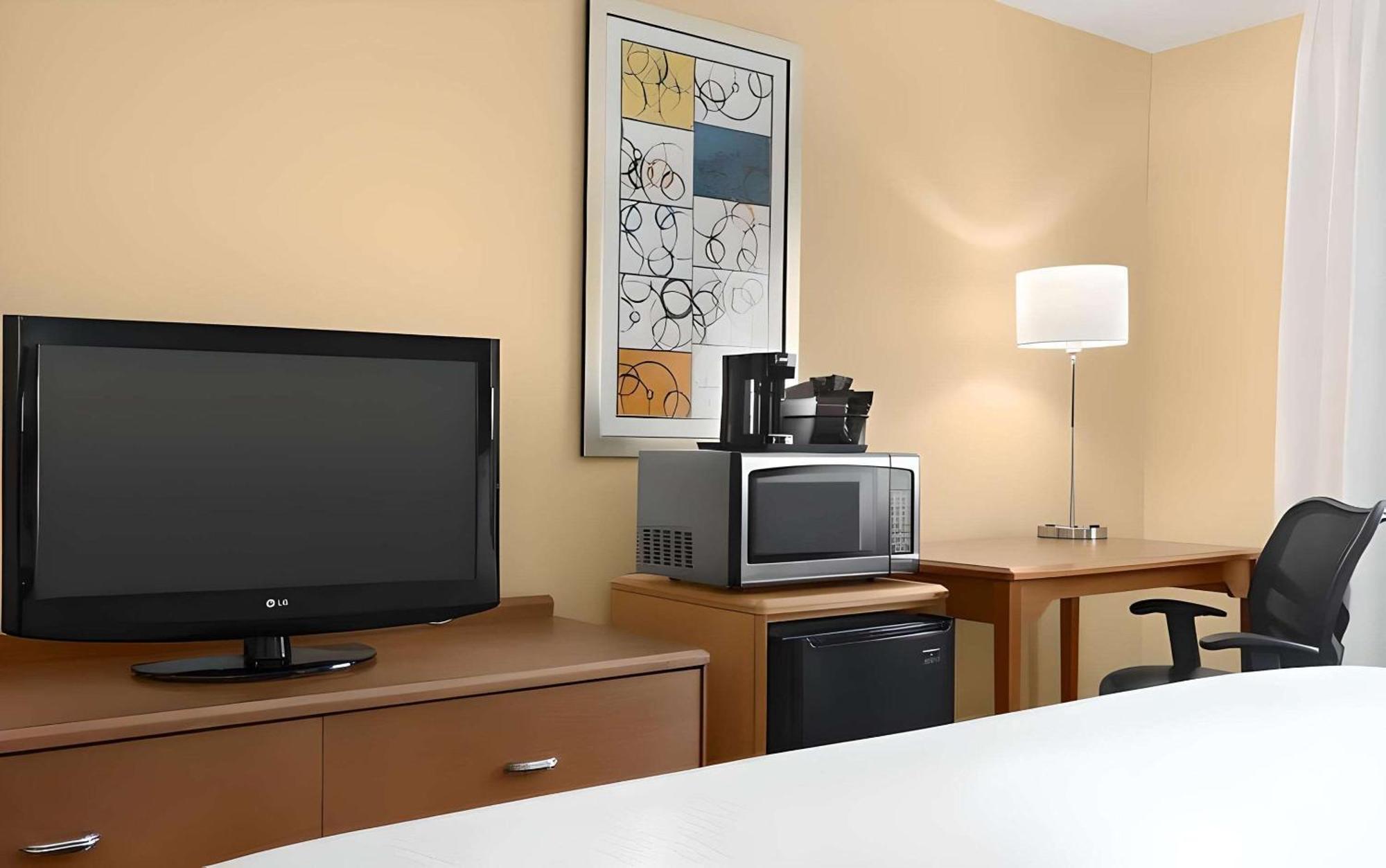 Dubuque Inn & Suites מראה חיצוני תמונה