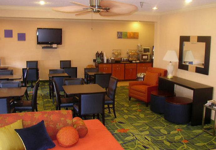 Dubuque Inn & Suites מראה חיצוני תמונה
