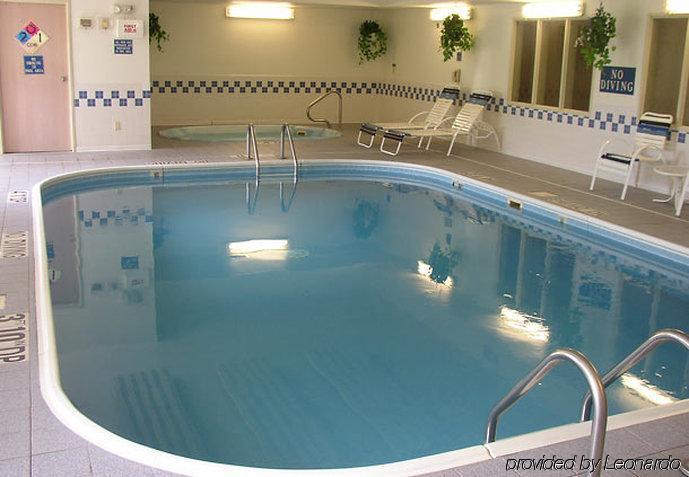 Dubuque Inn & Suites מראה חיצוני תמונה