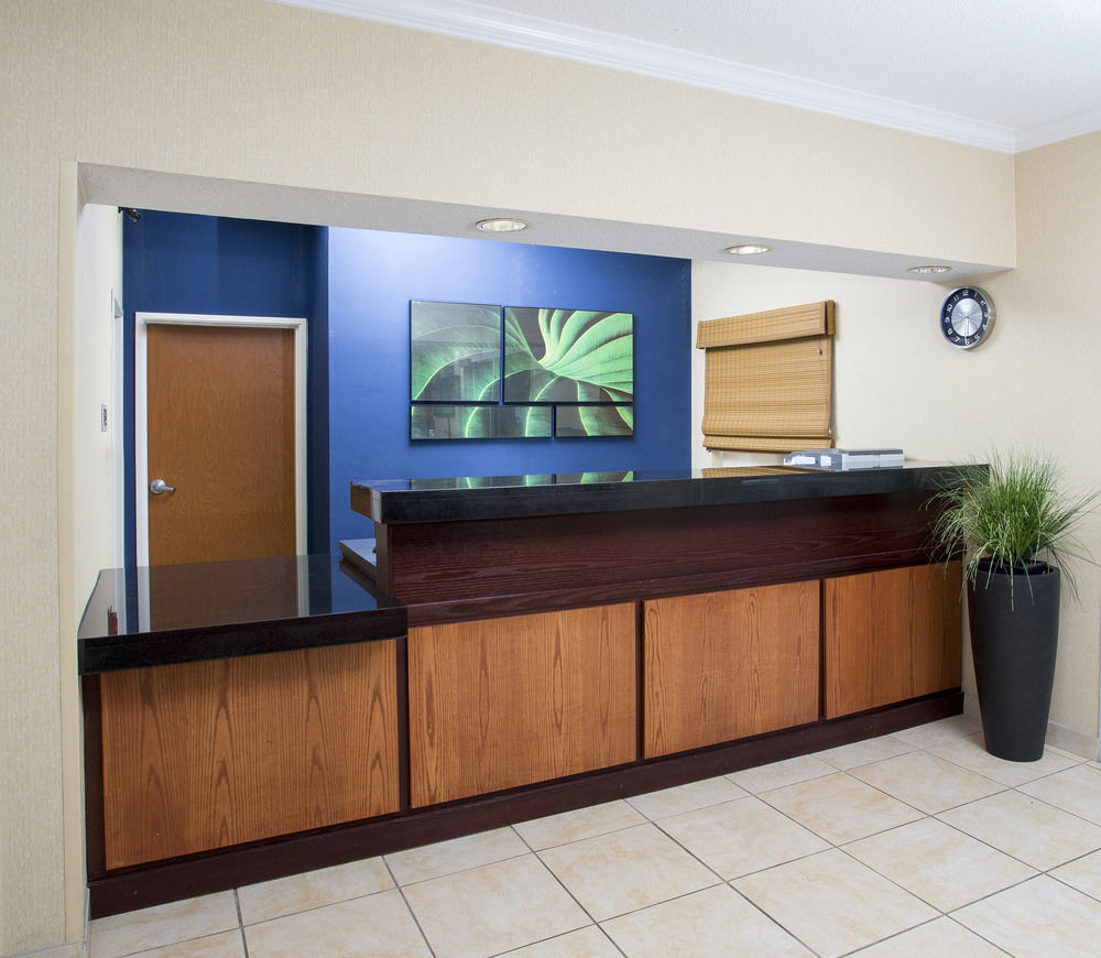 Dubuque Inn & Suites מראה חיצוני תמונה